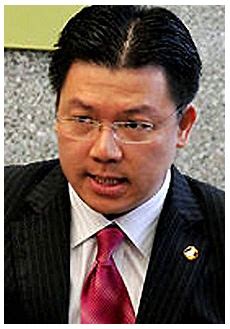 Lawyer by profession, ex deputy speaker of dewan rakyat, deputy sg dap malaysia, perak dap chairman, mp for teluk intan, sa for aulong & a patriotic malaysian. MMI: BACUL Pemimpin DAPigs Main Ugut-Ugut !! HAHAHAHA...