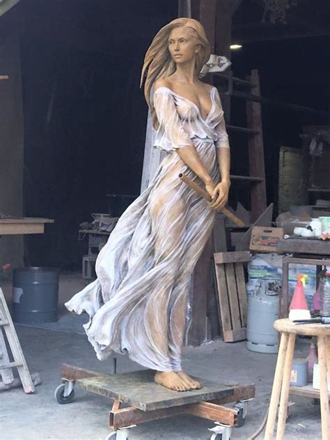 Artist Creates Life Size Sculptures Of Women Inspired By Renaissance Art Reveals The Beauty Of