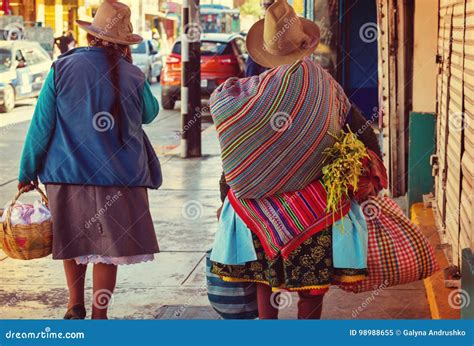 Gente Peruana Imagen Editorial Imagen De Auténtico Escena 98988655