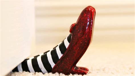 Wizard of oz is one of three possible opera event encounters in the opera house in karazhan. Wizard of Oz Ruby Red Slippers Doorstop - Home Décor ...