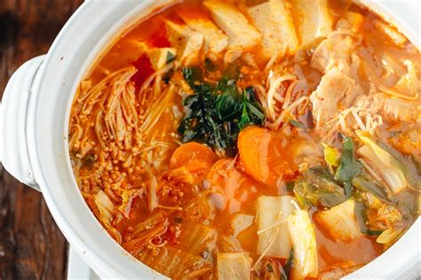 Kimchi Nabe キムチ鍋 Just One Cookbook