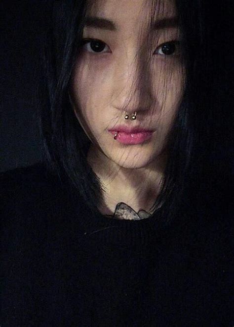 Tattoed Girls Inked Girls Black Tattoos Girl Tattoos Cool Girl Piercings Korean Tattoo