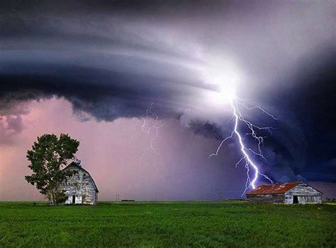 Abandoned Lightning Lightning Strike Old Farm Saskatchewan Prairie