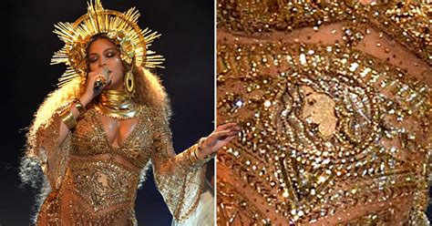 Beyonce Wore Her Own Face On Her Grammys Gown Metro News