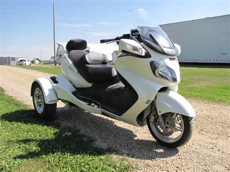 The burgman series of scooters (known in japan as skywave) is produced by suzuki with engine capacities from 125 cc up to 638 cc. 2006 Suzuki Burgman 650 Yelvington Trike