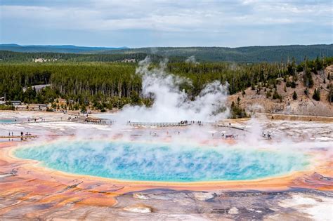 Things To Do In Yellowstone National Park Yellowstone National Park Travel Guide Go Guides