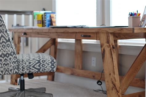 Some made with simple pallet wood, some made from old furniture and some diy. Ana White | Modified Henry Desk - DIY Projects