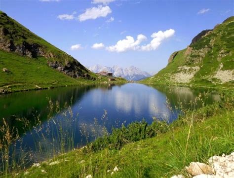 Alle vliegverbindingen tussen oostenrijk en italië hebben wij hier voor u op een rijtje gezet. 15-daagse autorondreis Oostenrijk en Italië - Sunna Travel