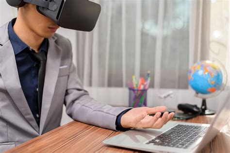 Geschäftsmann Mit Virtual Reality Brille Vr Augmented Reality Metaverse In Der Virtuellen Welt