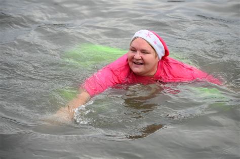 New Years Day Swimmers Brave The Cold Sea Belfast Live