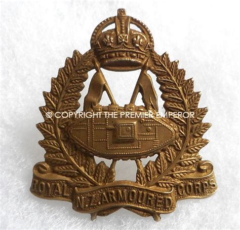 New Zealand Armoured Corps Cap Badgecirca193945 Relic Militaria