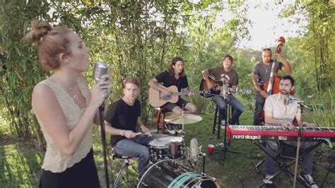Miley cyrus peforms 'jolene' in one of her many backyard sessions. Miley Cyrus Backyard Sessions | Design Builders