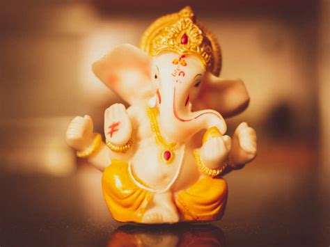 Gaṇeśa caturthī), also known as vinayaka chaturti (vināyaka caturthī), or vinayaka chaviti (vināyaka cavitī) is a hindu festival celebrating the arrival of ganesh to earth from kailash parvat with his mother goddess parvati/gauri.the festival is marked with the installation of ganesh clay murtis privately in homes and publicly by shri bal gangadhar tilak. Happy Ganesh Chaturthi 2020: Top 50 Wishes, Messages ...