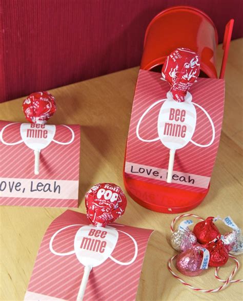 Include marshmallows and roasting twigs for an. 25 DIY Valentine's Gifts For Friends To Try This Season ...