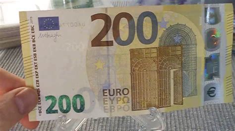 New 200 Euro Banknote Mint Condition New And Crisp Youtube