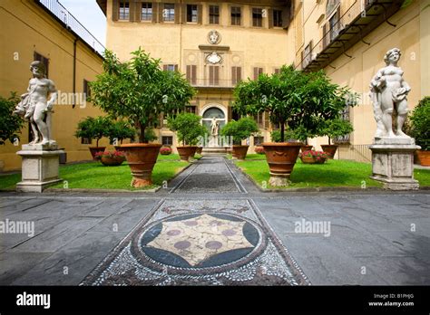 Courtyard Of The Palazzo Medici Riccardi In Florence Stock Photo Alamy