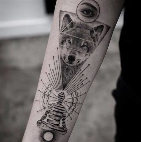 Tatouage tete de loup mandala. Épinglé sur Tattoo