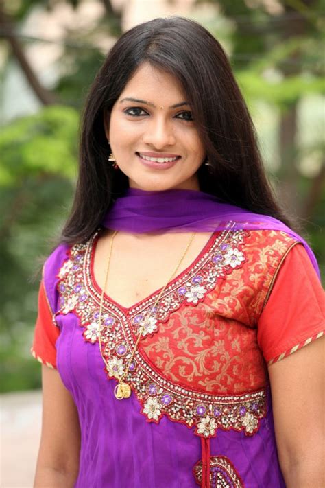 There are many acha telugu female artists, who have entered into the main league. Wallpapers Heroine Telugu (40 Wallpapers) - Adorable ...