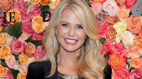 Christie Brinkleys Sports Illustrated Swimsuit Shoot At Age 63 Combats