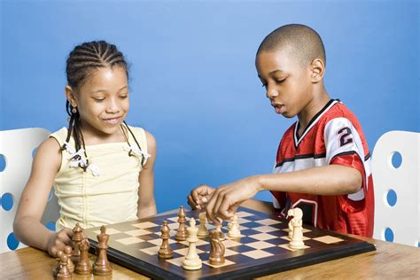 Épinglé Par Everett Penn Sur People Playing Chess