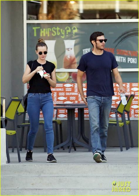 Adam brody, formerly the oc's seth cohen, told wsj. Leighton Meester & Adam Brody Volunteer at a Food Bank ...