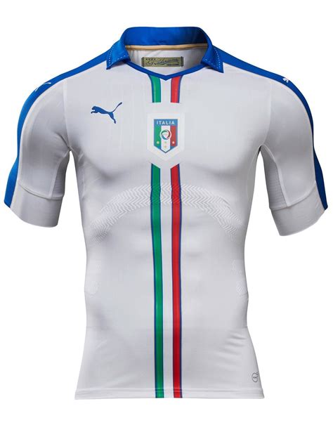 As one of the leading european superpowers on the world football stage, italy have always been seen as a force to be reckoned with. Italy Euro 2016 Puma Away Kit | 15/16 Kits | Football shirt blog | Loghi sportivi, Maglie, Maglia