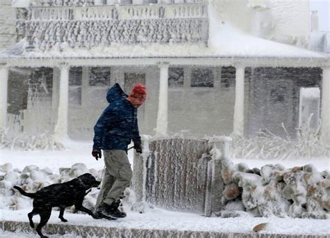 Us Snowstorm Blankets East Amid Forecast Questioning Cbc News