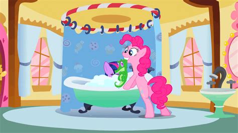 Safe Screencap Gummy Pinkie Pie Twilight Sparkle Feeling Pinkie Keen Animated