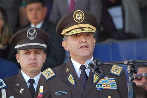 La policía nacional está encargada de garantizar el ejercicio de los derechos y libertades públicas, y que los habitantes de colombia convivan en paz. Nuevo comandante de la Policía Nacional espera modernizar ...