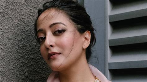 Birthday Special Raima Sen Remains In The Headlines By Sharing Bold