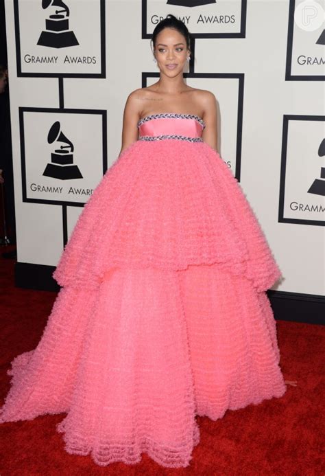 Foto Rihanna Veste Giambattista Valli No Grammy Awards 2015 Purepeople