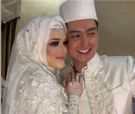 Sah Roger Dan Cut Meyriska Menikah Di Medan 58050 Hot Sex Picture