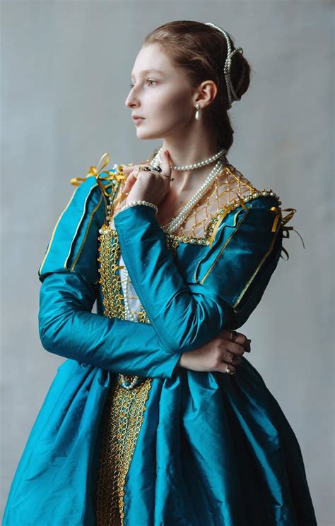 Costume Vénitien De Femme De Renaissance 16ème Siècle Europe Etsy