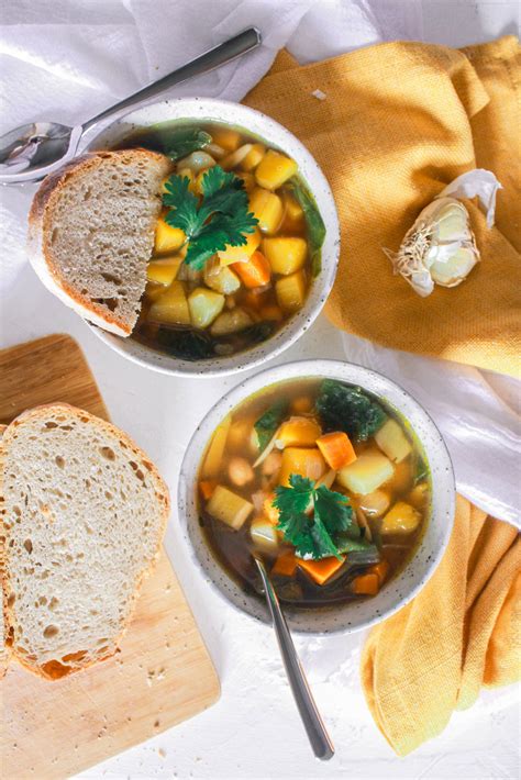 Autumn Vegetable Harvest Soup Recipe In 2020 Vegan Lunch Recipes