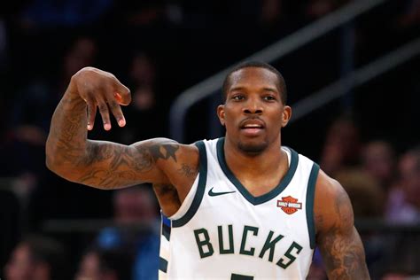 Report Milwaukee Bucks Eric Bledsoe Out 2 3 Weeks With Rib Injury