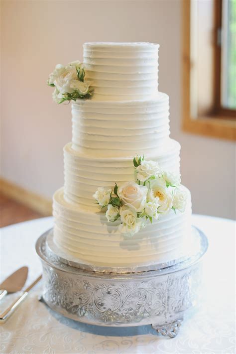Ivory Wedding Cake Elizabeth Anne Designs The Wedding Blog