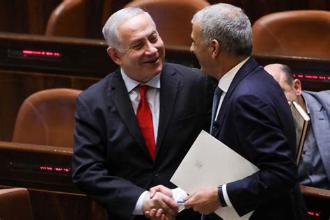 המדינה נהנית מעודף תקציבי — והפוליטיקאים חוגגים. הכנסת אישרה בקריאה ראשונה את תקציב 2019 | אתר החדשות דבר