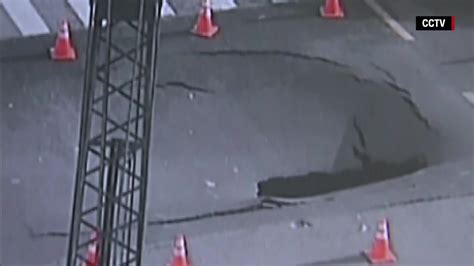 Giant Sinkhole Swallows Busy Intersection Cnn Video