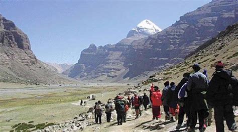 First Group Of Kailash Mansarovar Yatra Pilgrims Reached Tibet