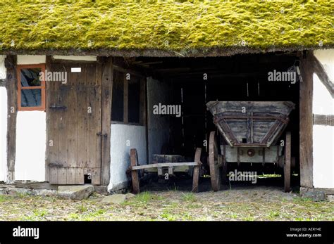 Old Farmhouse Stock Photo Alamy