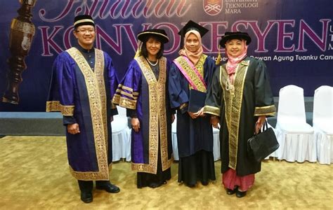 Contextual translation of anugerah canselor into english. KTT | Kolej Teknologi Timur - Pelajar KTT Terima Anugerah ...
