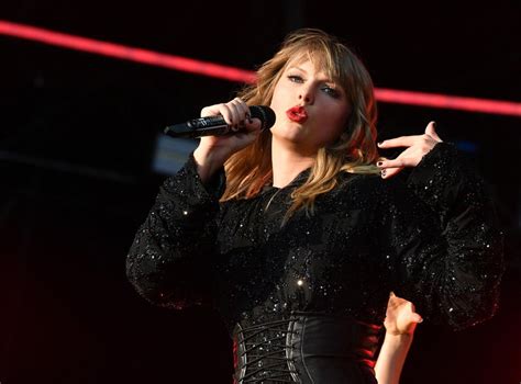 Taylor Swift Gets Political Reactions To Her Democrat Endorsement The Independent The