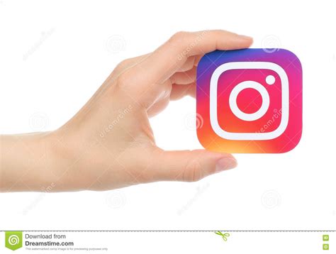 la mano giudica il nuovo logo di instagram stampato su carta fotografia editoriale immagine di