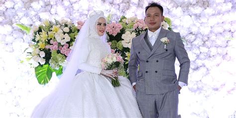 Pernikahannya Dengan Vicky Prasetyo Dituding Settingan Angel Lelga