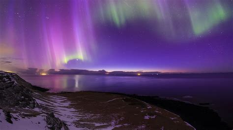 Bing 25feb16 Aurora Borealis Over The Coast Of Iceland
