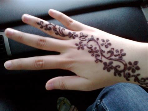 Very simple henna tattoo for belly 35 motif henna tangan pengantin yang simple, cantik, putih dan elegan. Hidup Sekali Biar Bererti: Inai Nikah