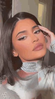Makeup Kylie Jenner GIF Makeup Kylie Jenner Discover And Share GIFs