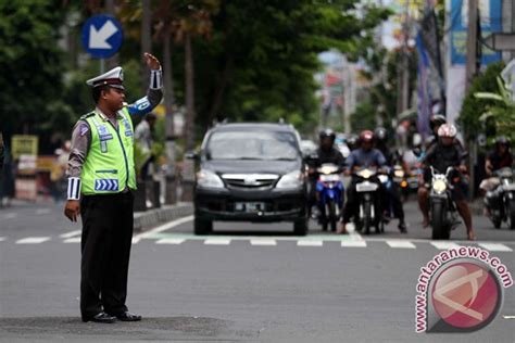 Atur Lalu Lintas Antara News Yogyakarta