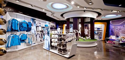 Idea 740202 Real Madrid Official Store Gran Vía 31 By Sanzpont