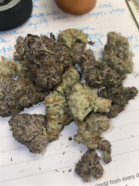 Man Definitely Excited To Get Lit Af Off These Beautiful Nugs From Ut